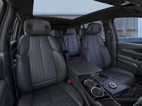 New 2025 Cadillac Escalade IQ Luxury 1 w/ Smart Trailering package image 16