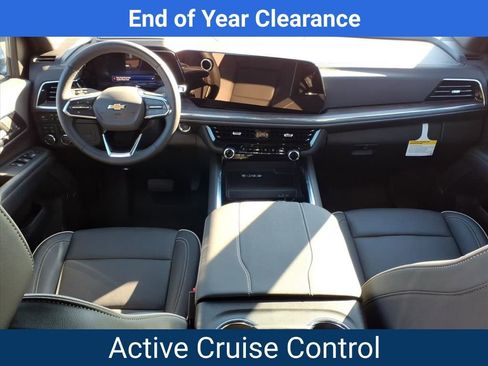 New 2025 Chevrolet Suburban Premier image 24