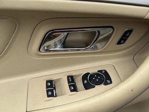 Used 2013 Ford Taurus SEL image 13