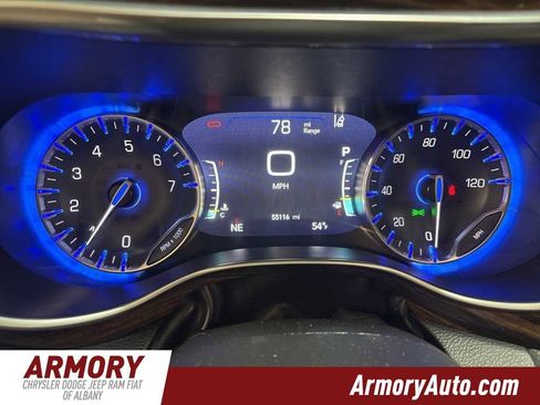 Used 2023 Chrysler Pacifica Limited image 14