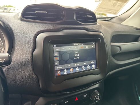 Used 2020 Jeep Renegade Trailhawk w/ Cold Weather Group image 26