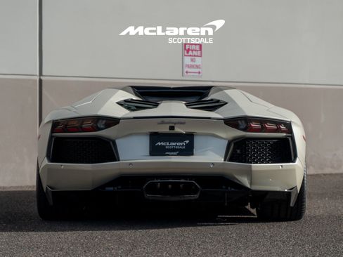 Used 2015 Lamborghini Aventador LP 700-4 image 6
