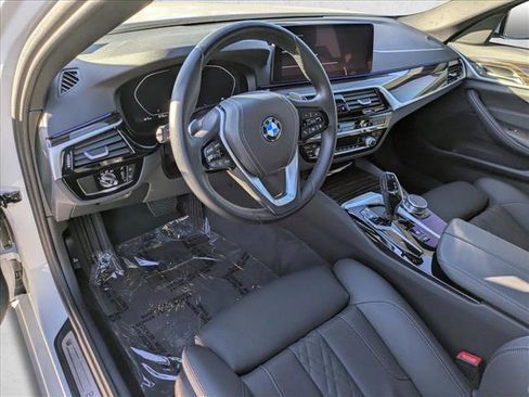 Certified 2023 BMW 530i w/ Convenience Package image 10