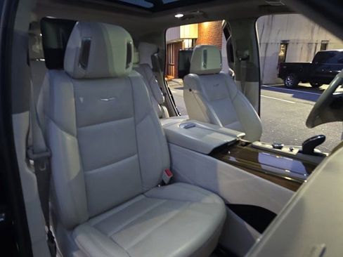 Certified 2021 Cadillac Escalade Sport Platinum image 10