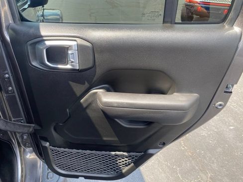 Used 2023 Jeep Gladiator Sport AWD/4WD image 41
