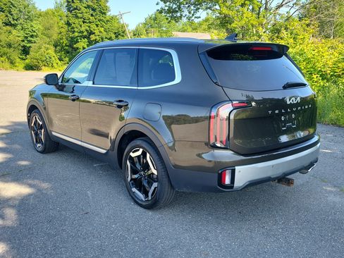 Used 2024 Kia Telluride EX FWD image 7