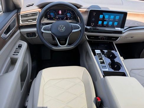 New 2026 Volkswagen Atlas SE FWD image 9