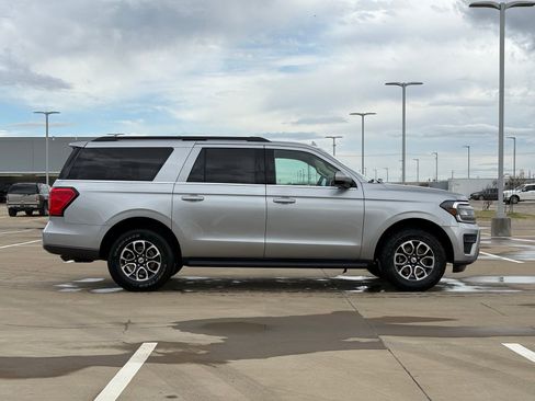 Used 2024 Ford Expedition Max XLT RWD image 8