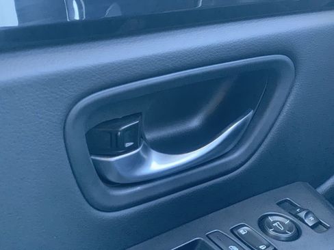 Used 2025 Honda Pilot Sport image 16