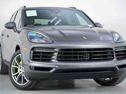 Used 2019 Porsche Cayenne E-Hybrid image 4