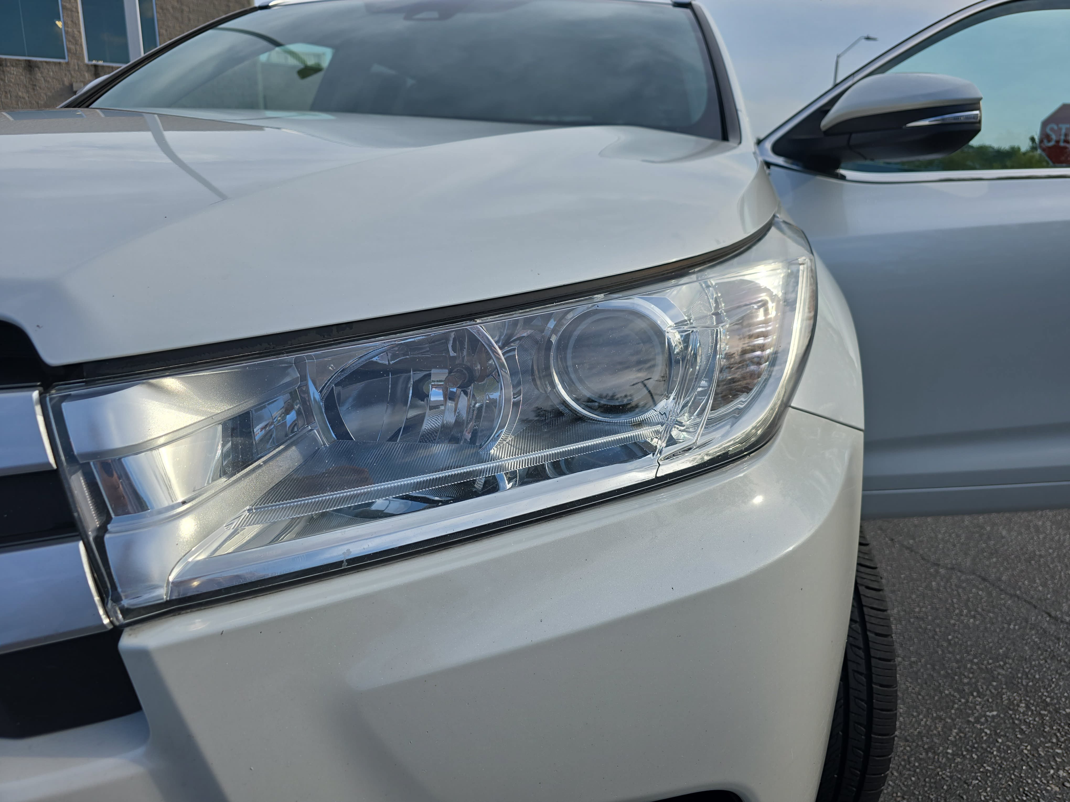 Used 2017 Toyota Highlander XLE AWD/4WD image 32