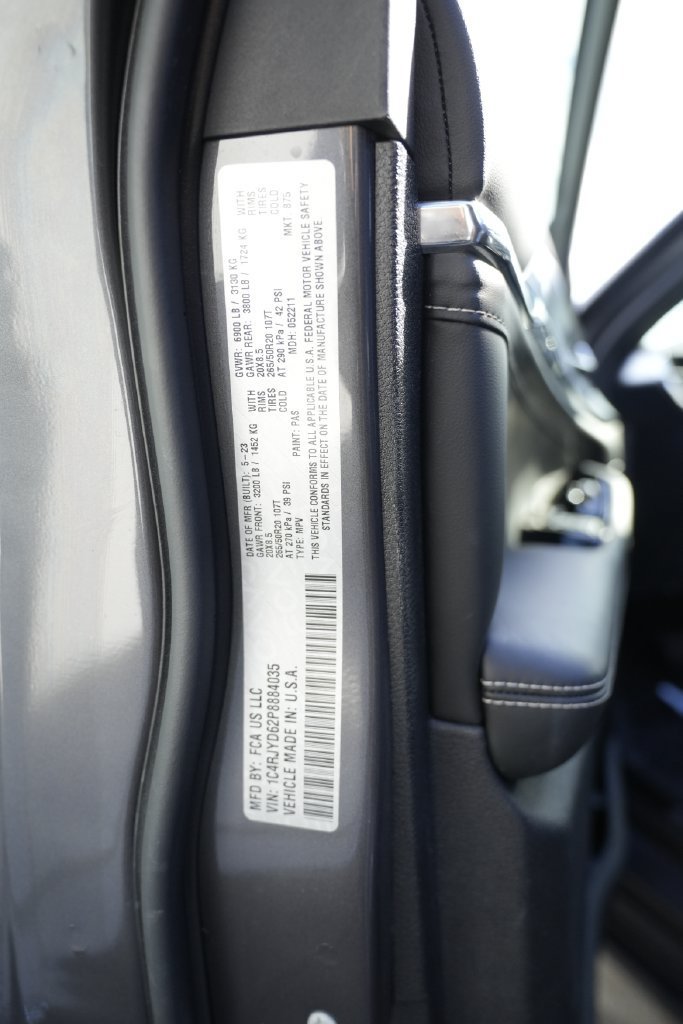 Used 2023 Jeep Grand Cherokee Overland AWD/4WD image 70