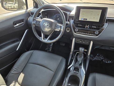 Used 2023 Toyota Corolla Cross XLE image 17