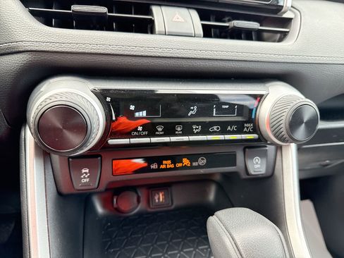 Certified 2025 Toyota RAV4 LE FWD image 16