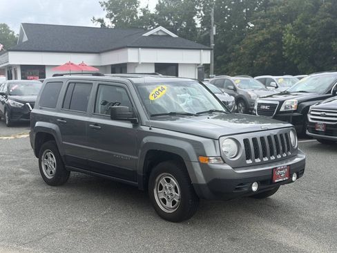 Used 2014 Jeep Patriot Sport AWD/4WD image 3