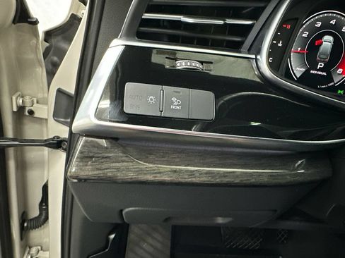 Used 2021 Audi Q7 3.0T Premium Plus w/ Premium Plus Package AWD/4WD image 35