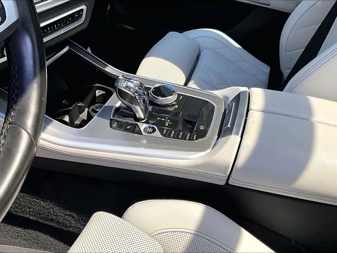 Used 2023 BMW X5 sDrive40i w/ M Sport Package RWD image 17