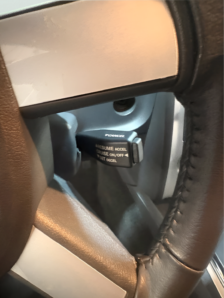 Used 2010 Dodge Challenger SE RWD image 15