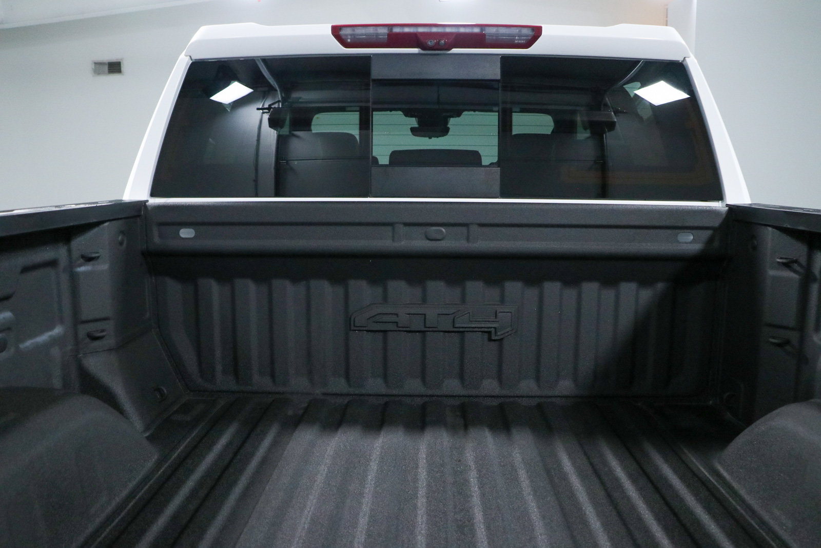 Used 2023 GMC Sierra 1500 AT4 w/ Technology Package AWD/4WD image 33