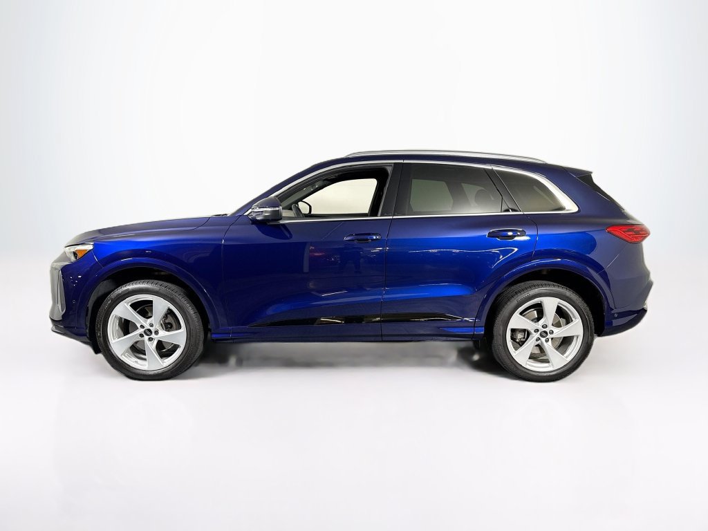 Used 2025 Audi Q5 Premium Plus AWD/4WD image 2
