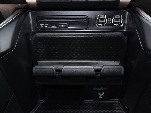 Used 2019 RAM 1500 Laramie w/ Sport Appearance Package AWD/4WD image 18