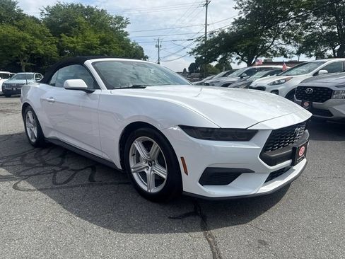 Used 2026 Ford Mustang Premium RWD image 3