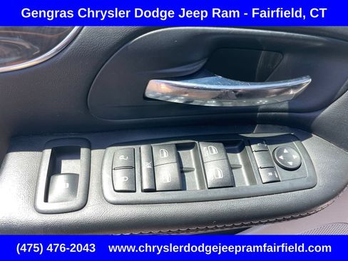 Used 2015 Chrysler Town & Country Touring w/ Driver Convenience Group FWD image 41