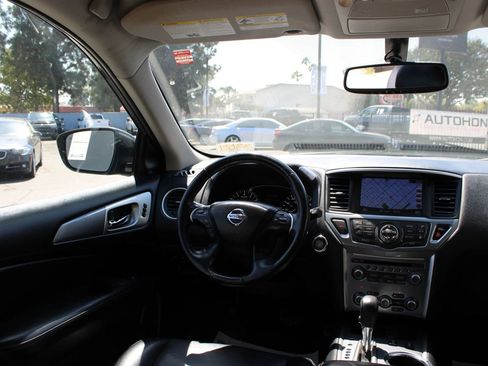 Used 2019 Nissan Pathfinder SL image 26