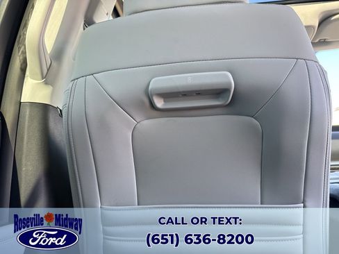 Used 2025 Ford Expedition Platinum image 35