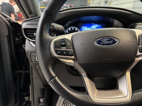 Used 2023 Ford Explorer XLT w/ Equipment Group 202A AWD/4WD image 14