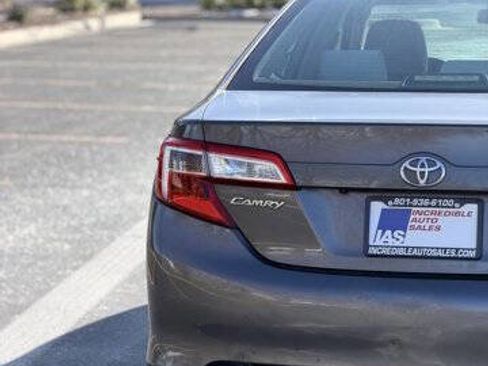 Used 2014 Toyota Camry LE image 5