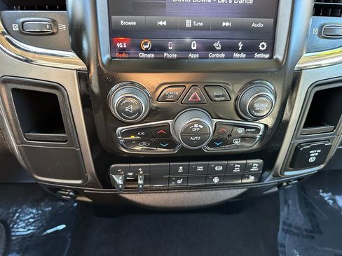 Used 2018 RAM 2500 Big Horn w/ Sport Appearance Group image 28