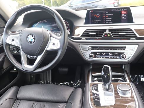 Used 2020 BMW 740i RWD image 27