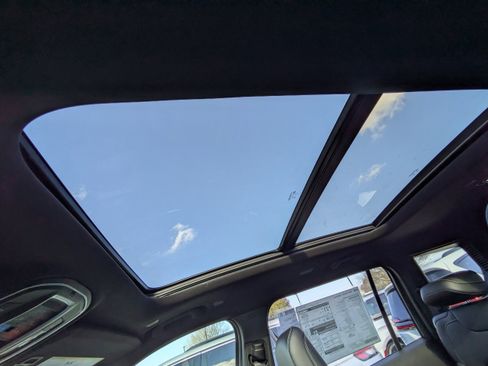 New 2025 Jeep Grand Cherokee L Limited w/ Black Appearance Package image 23