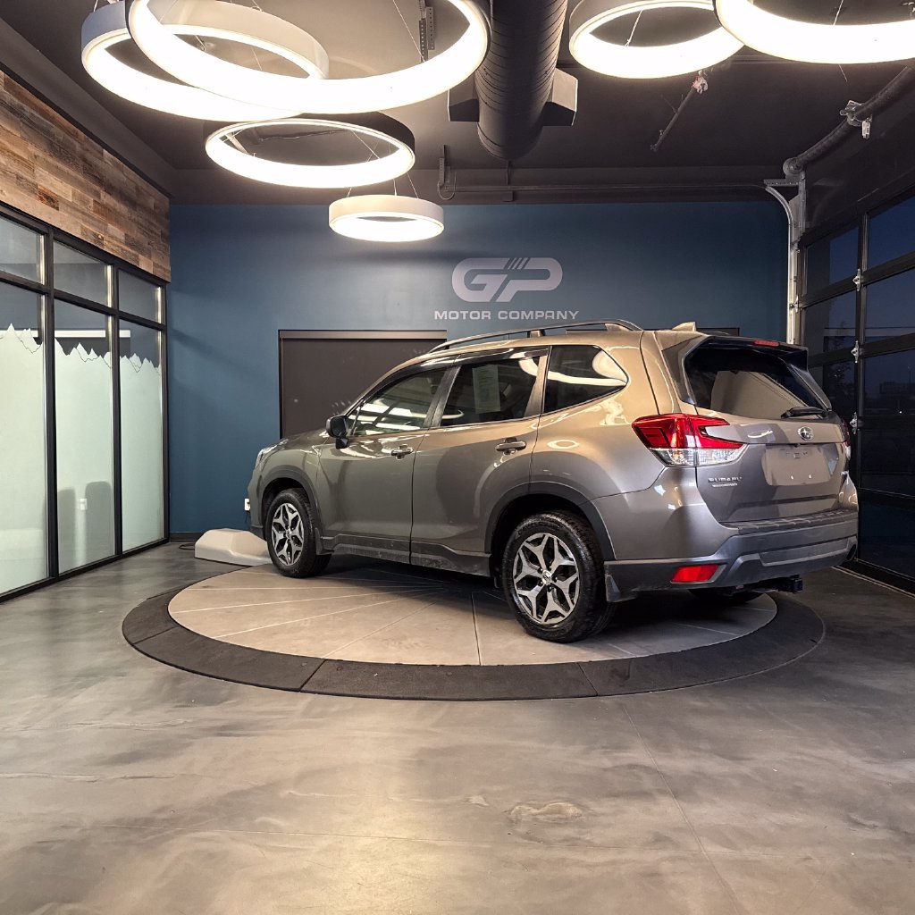Used 2021 Subaru Forester Premium AWD/4WD image 5