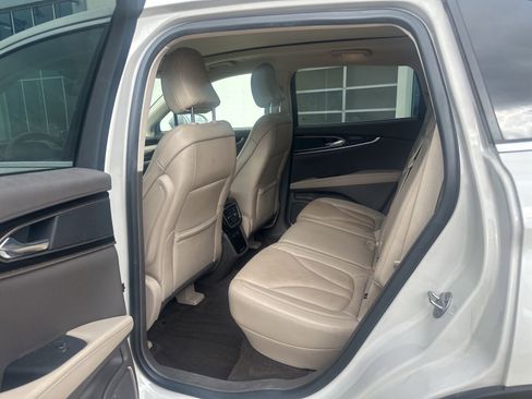 Used 2022 Lincoln Nautilus Reserve AWD/4WD image 5