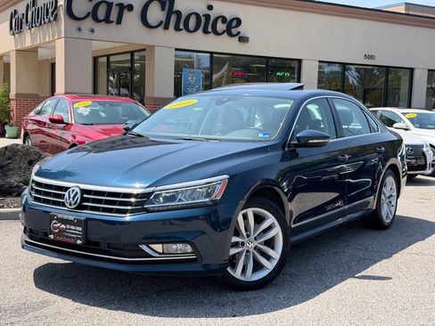 Used 2018 Volkswagen Passat 2.0T SEL Premium FWD image 1