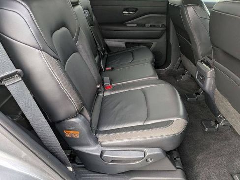 Certified 2025 Nissan Pathfinder SL AWD/4WD image 27
