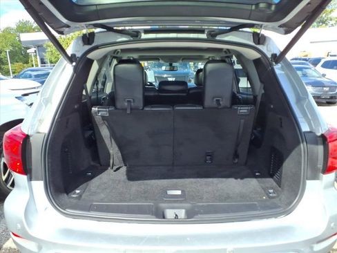 Used 2019 Nissan Pathfinder Platinum image 17