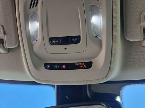 Used 2023 Buick Envision Preferred image 37