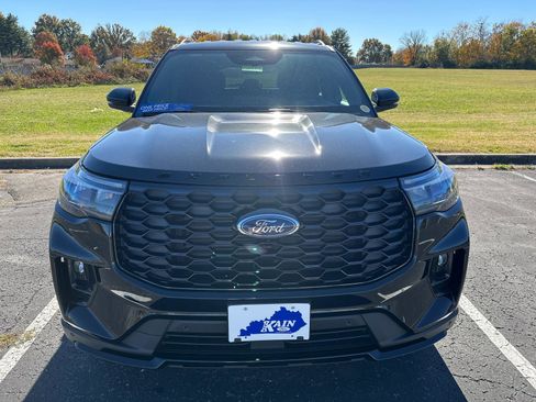 New 2026 Ford Explorer ST-Line w/ ST-Line Street Pack image 11