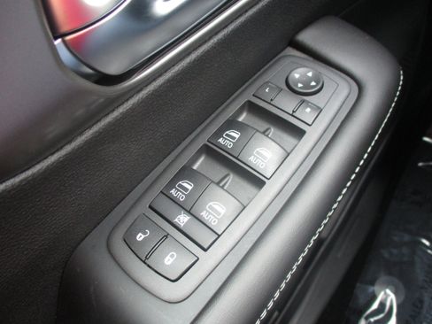 New 2026 Chrysler Voyager LX FWD image 31