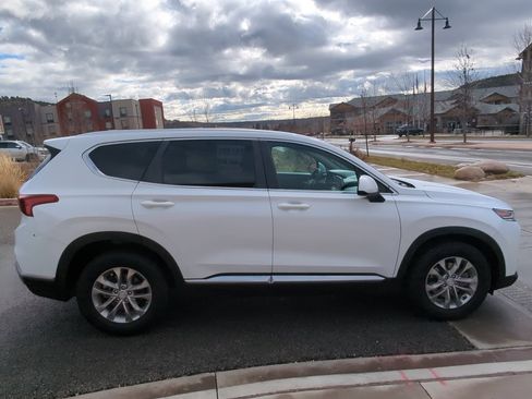 Used 2019 Hyundai Santa Fe SE image 10