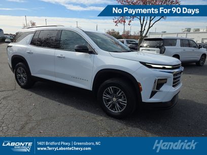 Used 2025 Chevrolet Traverse LT