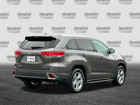 Used 2017 Toyota Highlander Limited image 5