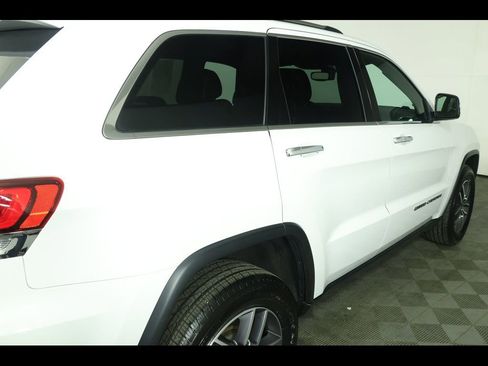 Used 2021 Jeep Grand Cherokee Limited image 20