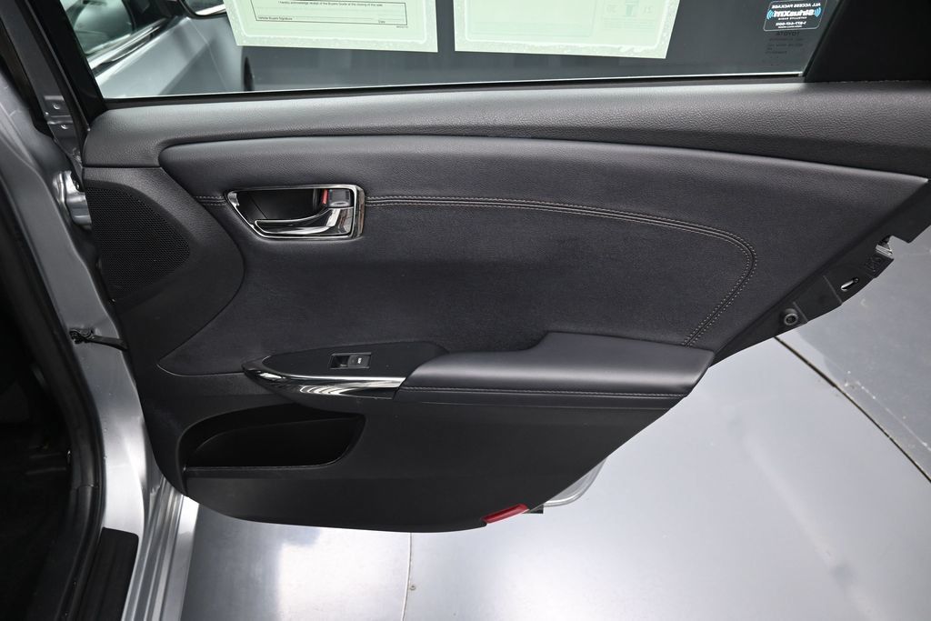 Used 2016 Toyota Avalon XLE FWD image 32