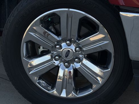 Used 2018 Ford F150 Lariat w/ Equipment Group 502A Luxury AWD/4WD image 10
