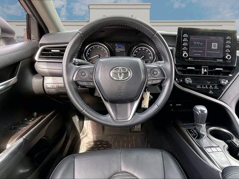 Used 2023 Toyota Camry SE image 5