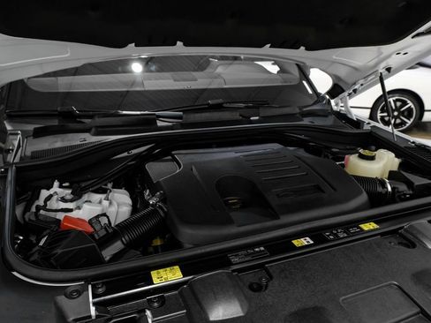 Used 2025 Land Rover Range Rover Long Wheelbase SE image 50